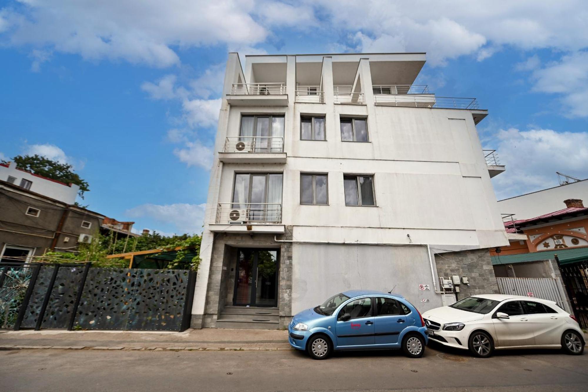 Urban Elegance - Stylish Central Accommodation Бухарест Екстер'єр фото