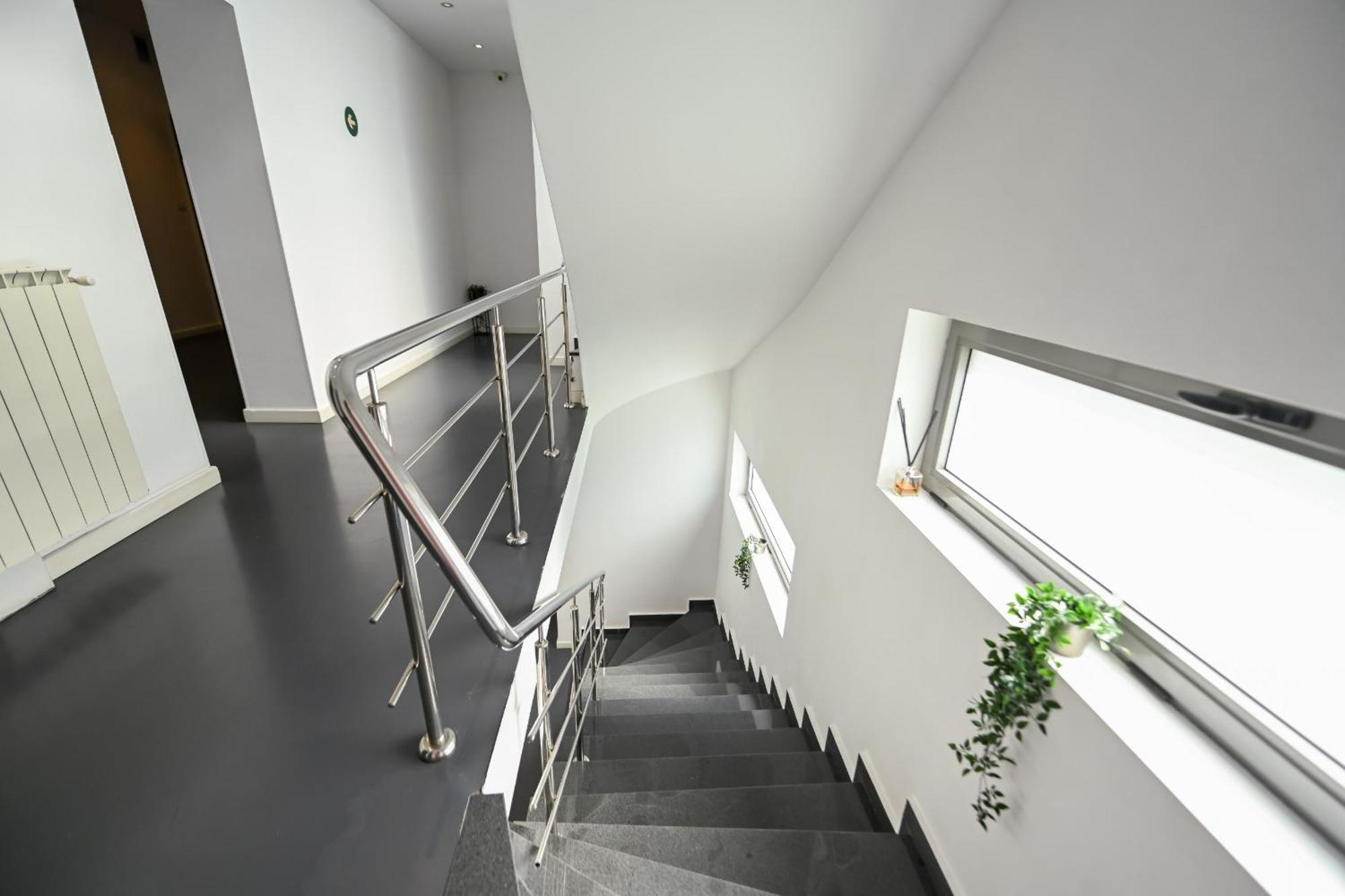 Urban Elegance - Stylish Central Accommodation Бухарест Екстер'єр фото