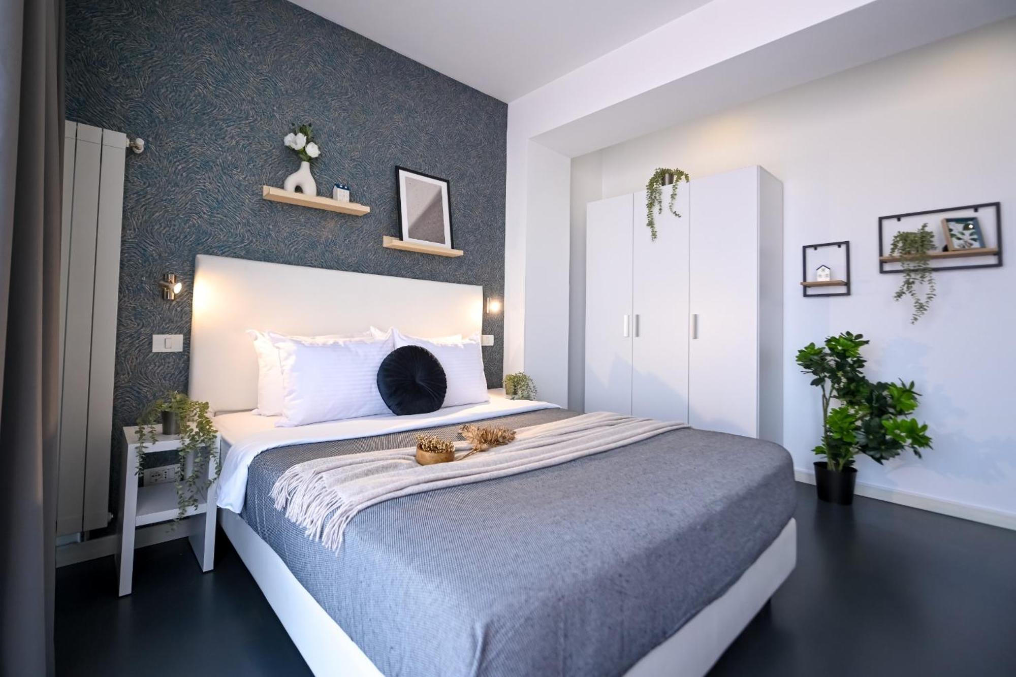 Urban Elegance - Stylish Central Accommodation Бухарест Номер фото