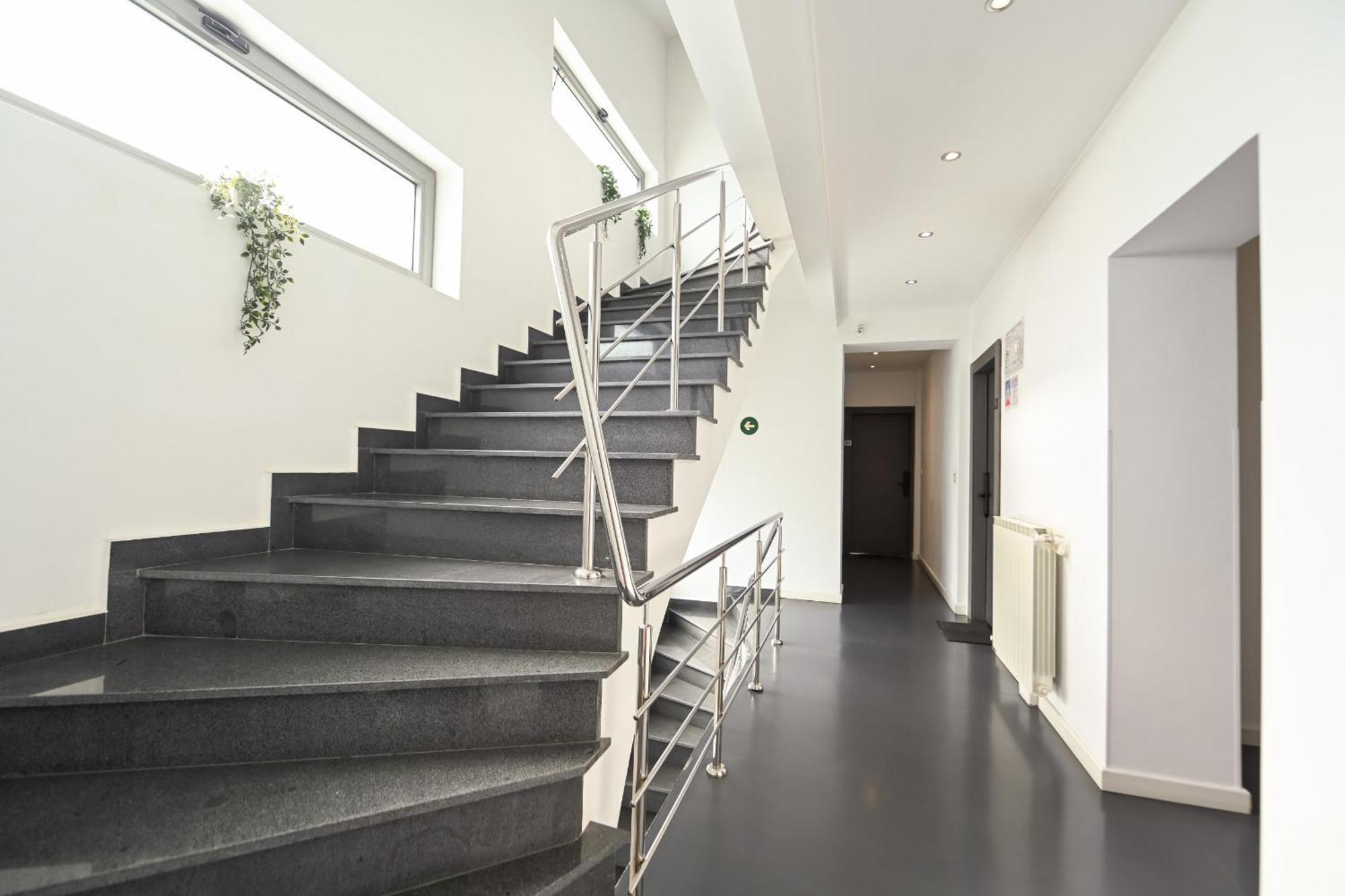Urban Elegance - Stylish Central Accommodation Бухарест Екстер'єр фото