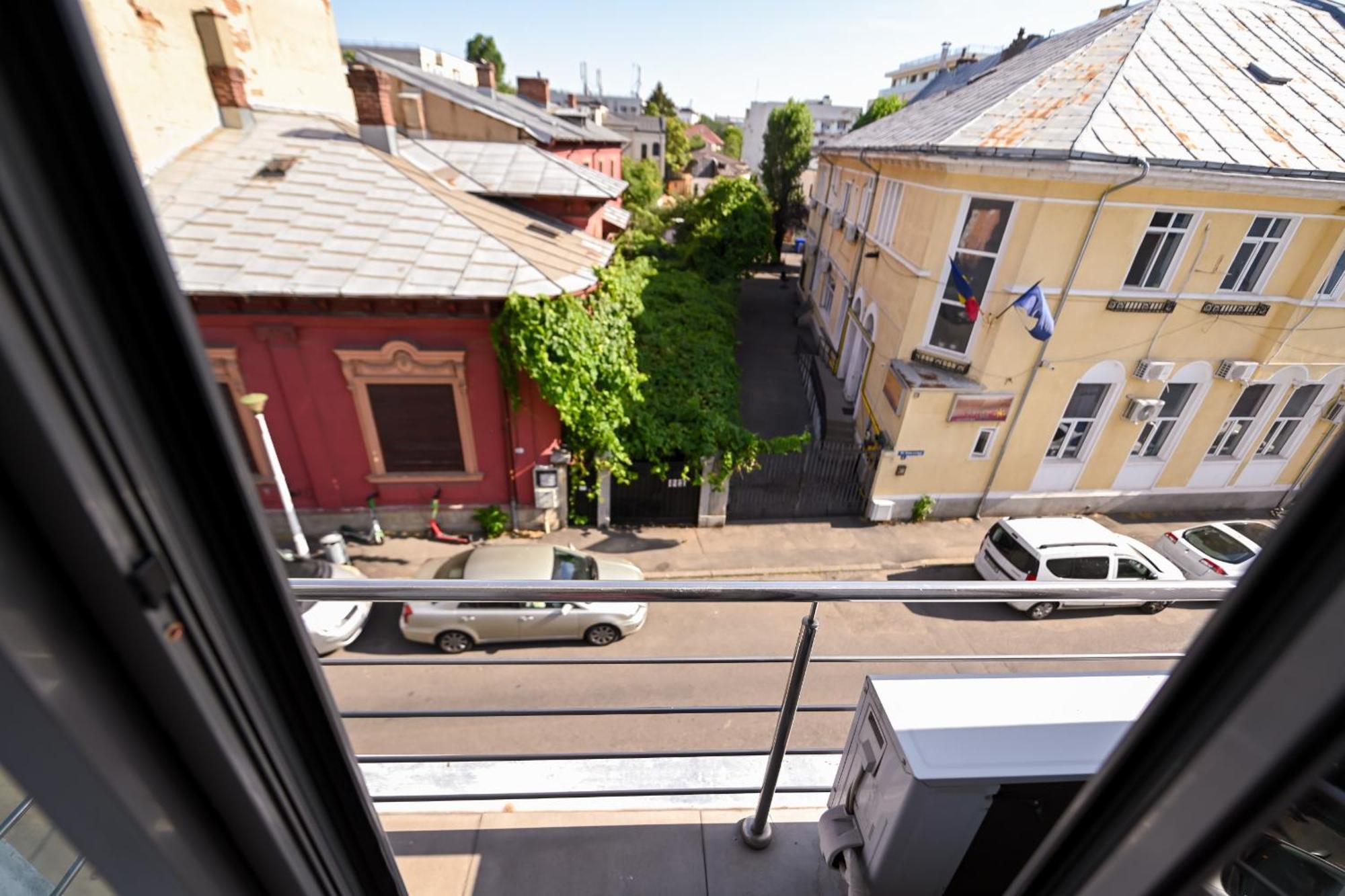 Urban Elegance - Stylish Central Accommodation Бухарест Номер фото